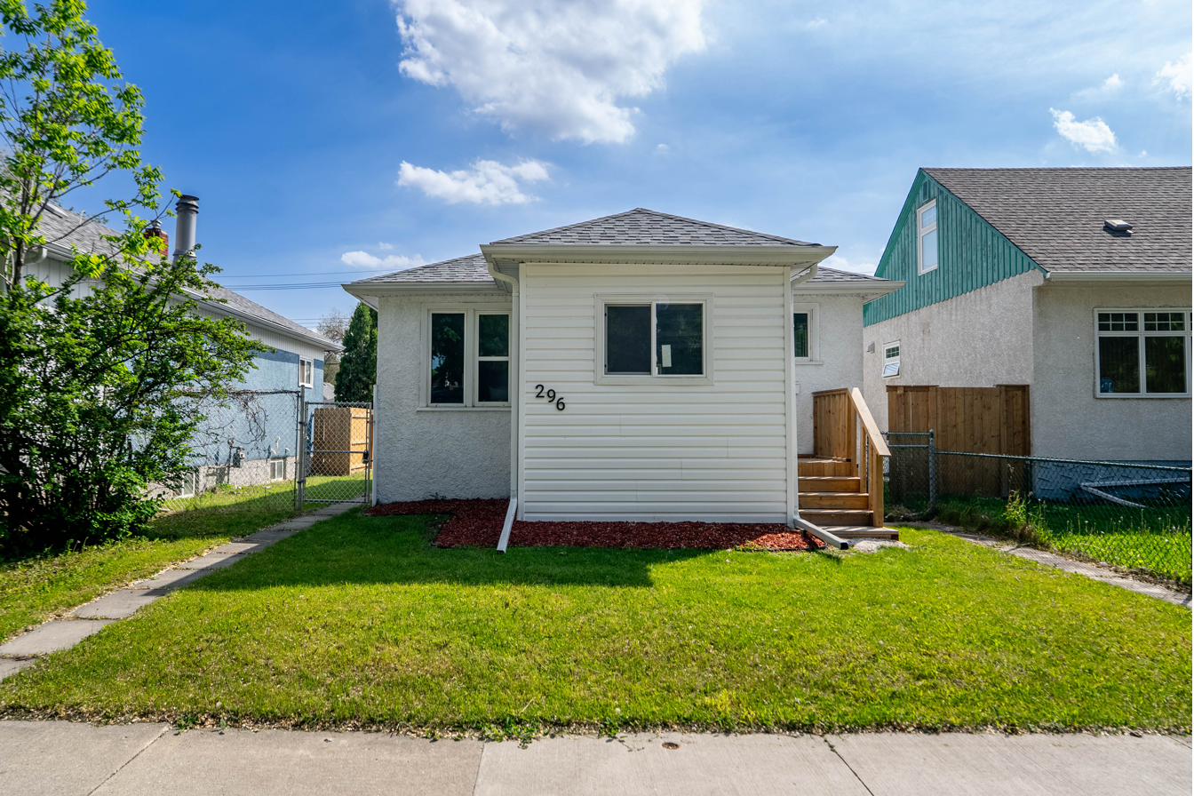 296 Semple Avenue exterior